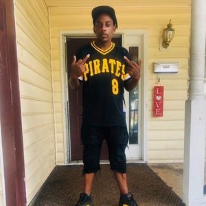 Meet your Posher, Max